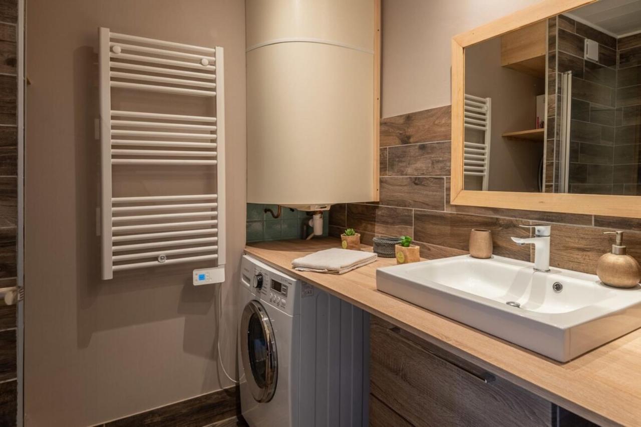 شقة Petit Port Furnished Flat آنسي المظهر الخارجي الصورة